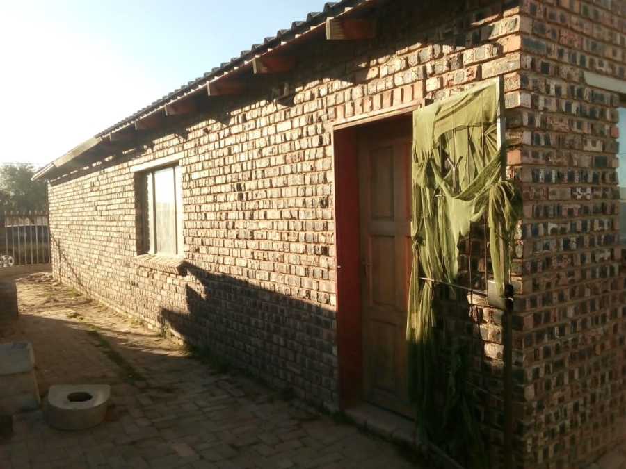 2 Bedroom Property for Sale in Bloemside 2 Free State